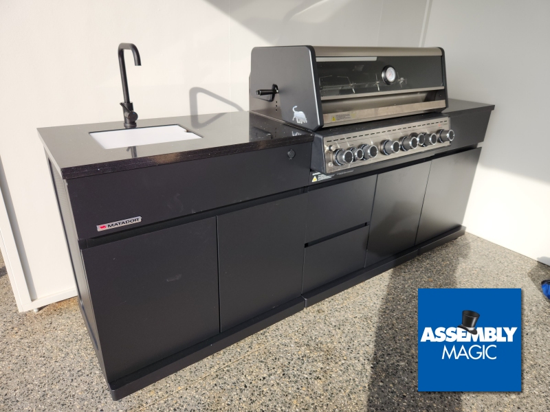 Outdoor Kitchen BBQ with Assembly Magic Logo